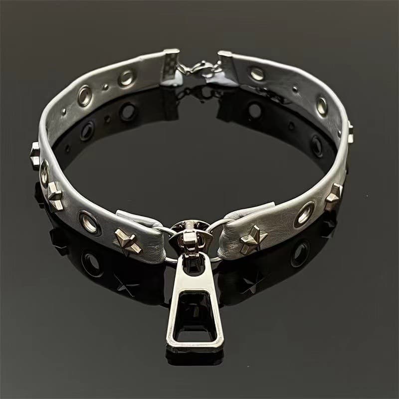 パンクファッション スタッズ付きチョーカー 南京錠風ペンダント付き