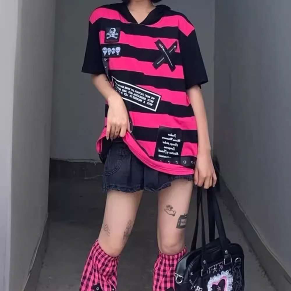 パンクファッション  スカル装飾付きストライプパンクフーディー