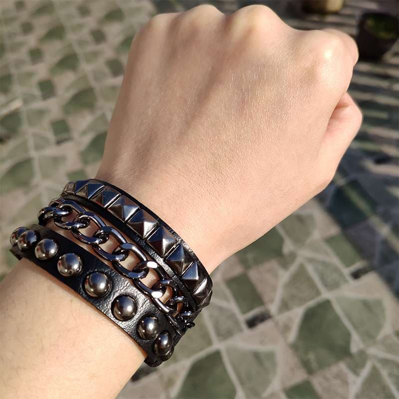 パンクファッション  スタッズ付きレザーブレスレットセット