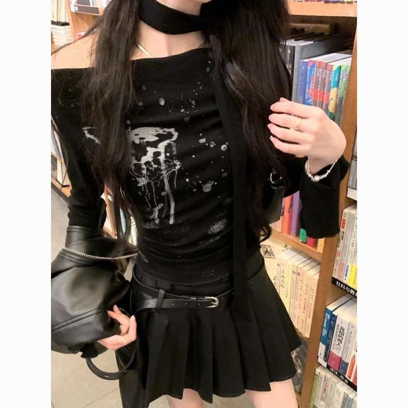 パンクファッション ダメージ加工オフショルダーセーター