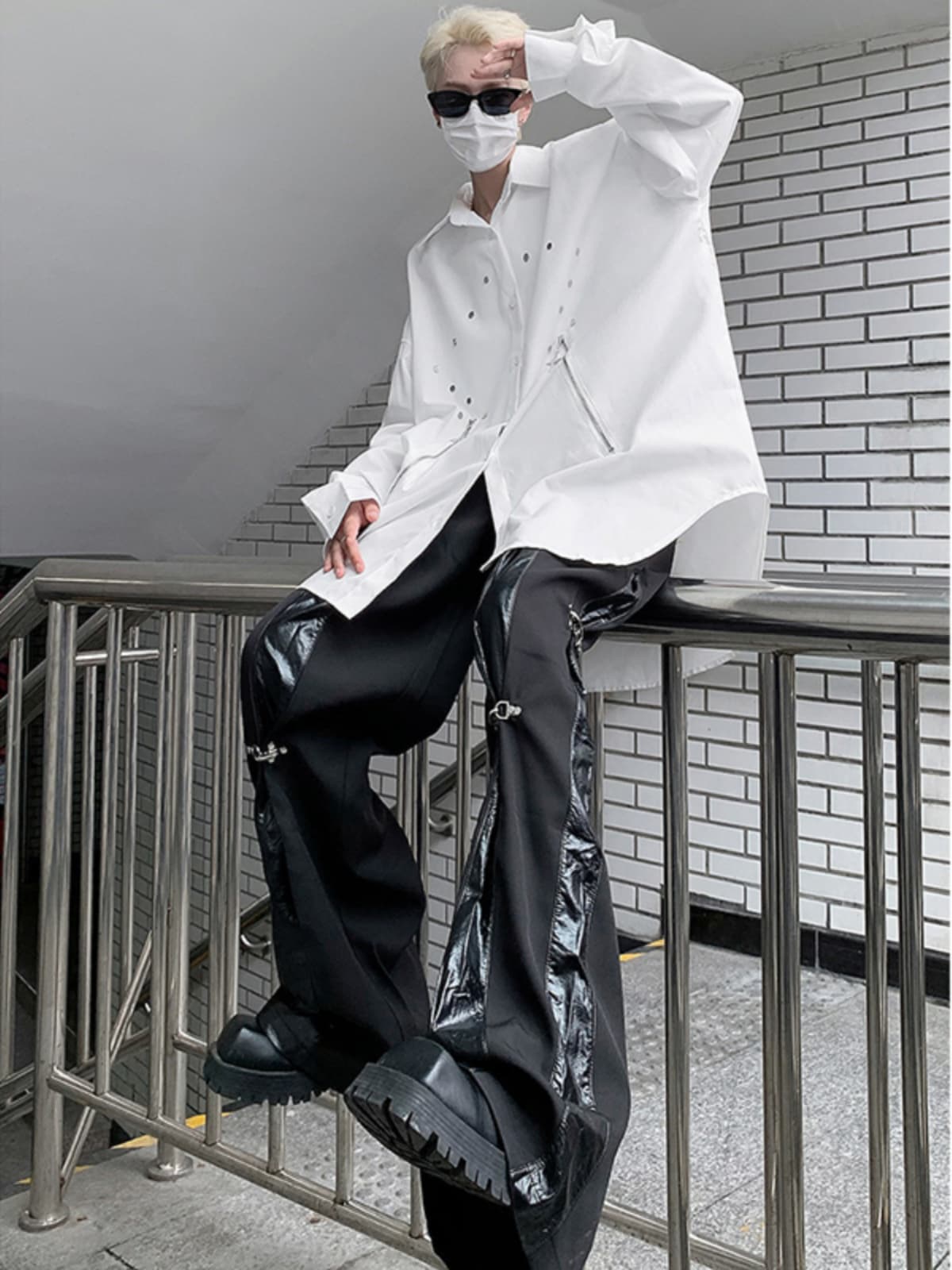 パンクファッション メタル金具付きワイドカーゴパンツ