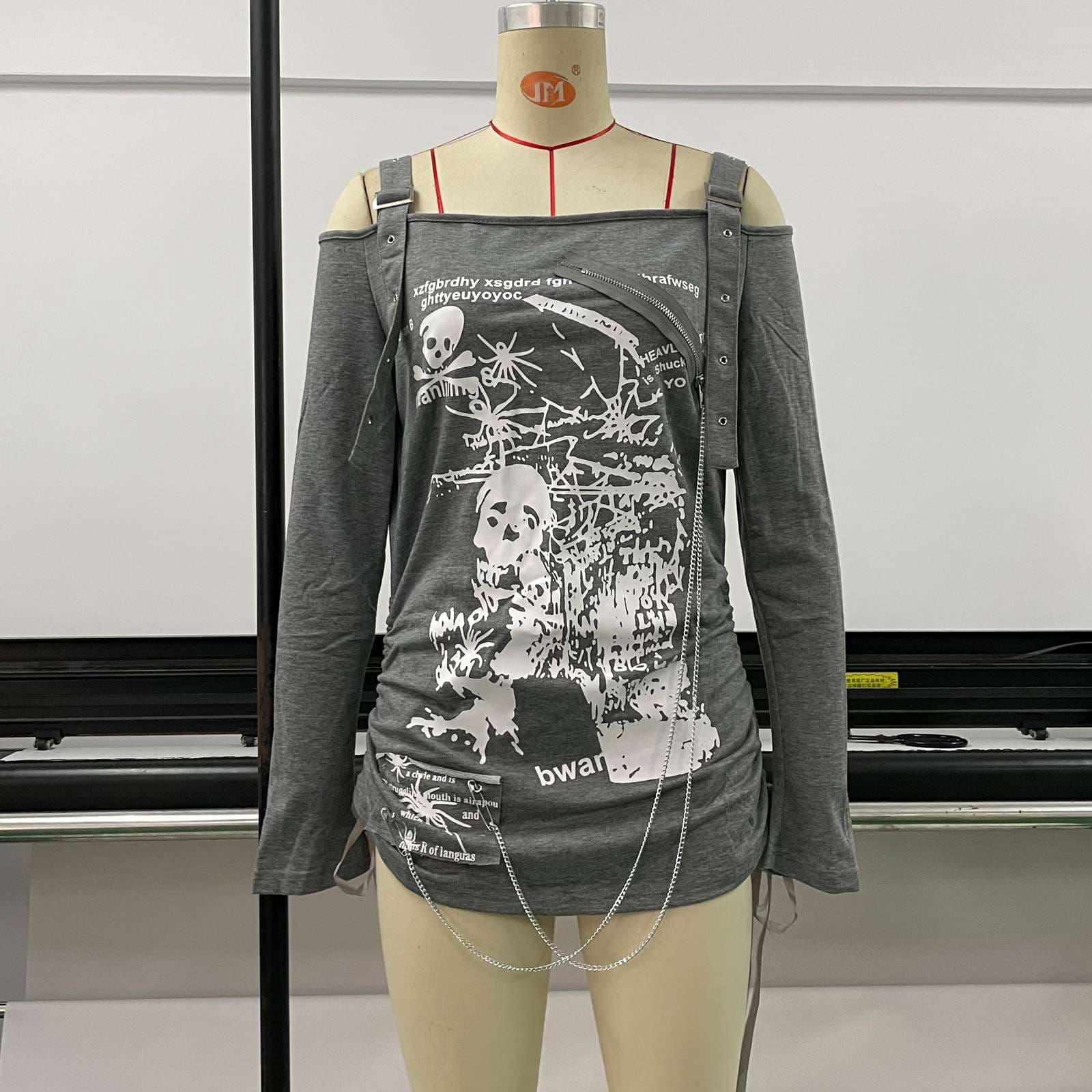 パンクファッション  スカル柄オフショルダー長袖カットソー
