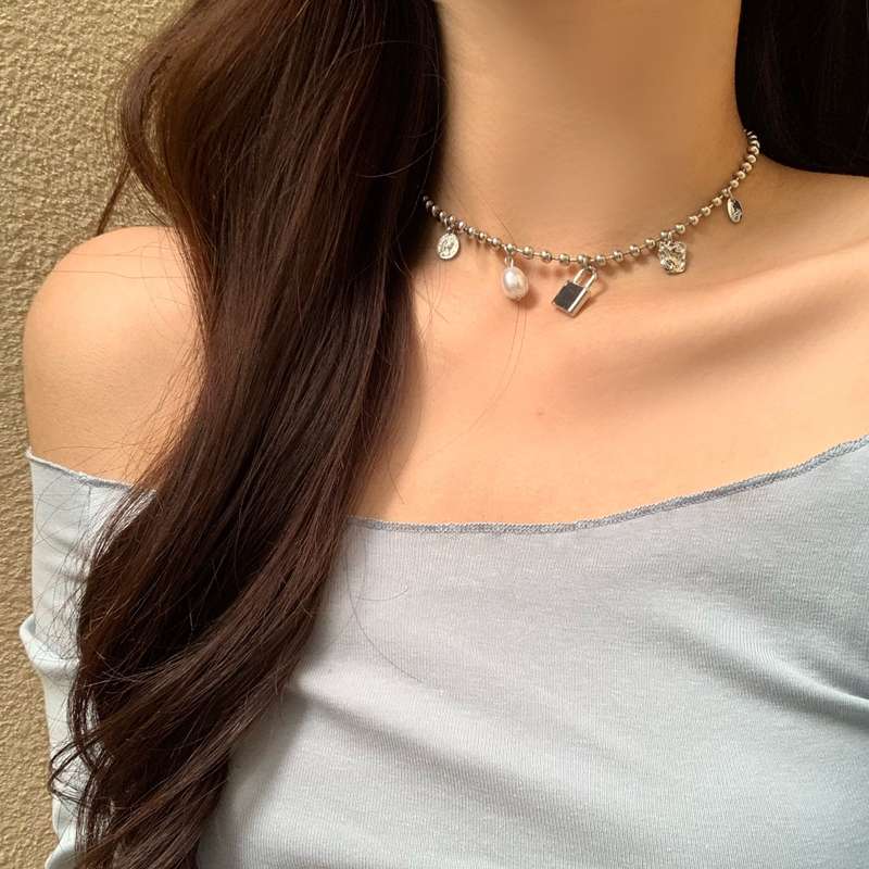 パンクファッション パールとチャーム付きロックモチーフネックレス