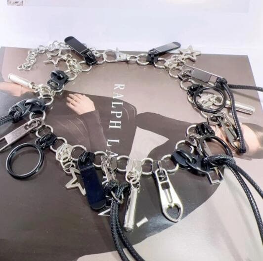パンクファッション ジッパー金具チョーカー 黒革紐付き パンク系首輪